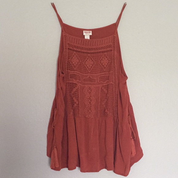 Mossimo Supply Co. Tops - Women’s large Mossimo spiced orange crochet top🖤